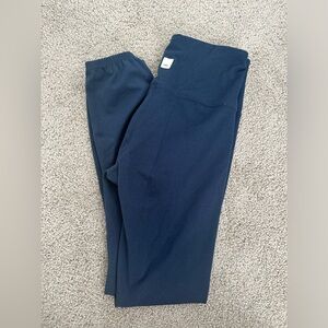 Vuori Women’s Cinched ankle leggings